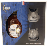 Photographie d'une bouteille de coffret whisky moon harbour dock 1