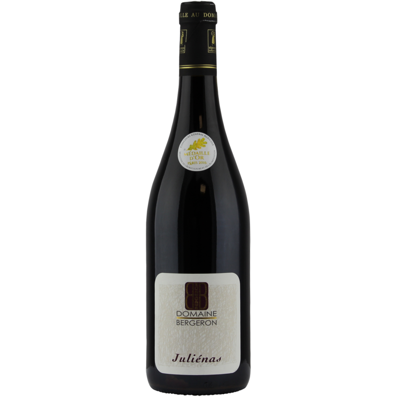 Photographie d'une bouteille de vin rouge julienas domaine bergeron aoc rouge 2024 75 cl