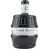 Photographie d'une bouteille de Rhum A.H Riise Black Barrel Navy Spiced