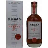 Photographie d'une bouteille de Rhum Mezan Belize 2008