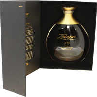 Photographie d'une bouteille de Rhum Zacapa Centenario XO