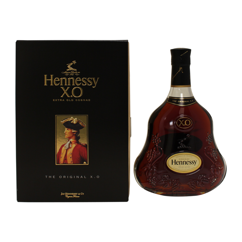 Photographie d'une bouteille de Cognac Hennessy XO Extra Old