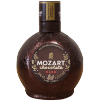 Photographie d'une bouteille de mozart liqueur de chocolat noir 50 cl 17°