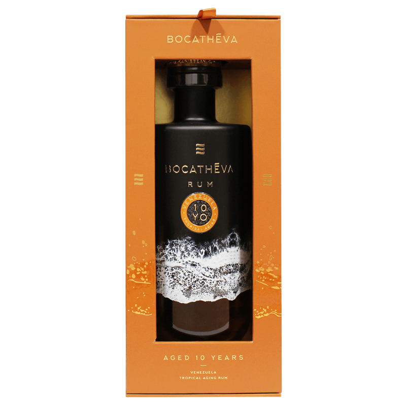 Photographie d'une bouteille de Rhum Bocatheva 10 ans