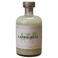 Photographie d'une bouteille de Liqueur de Poire au Lait de Vache la Capricieuse 50 cl